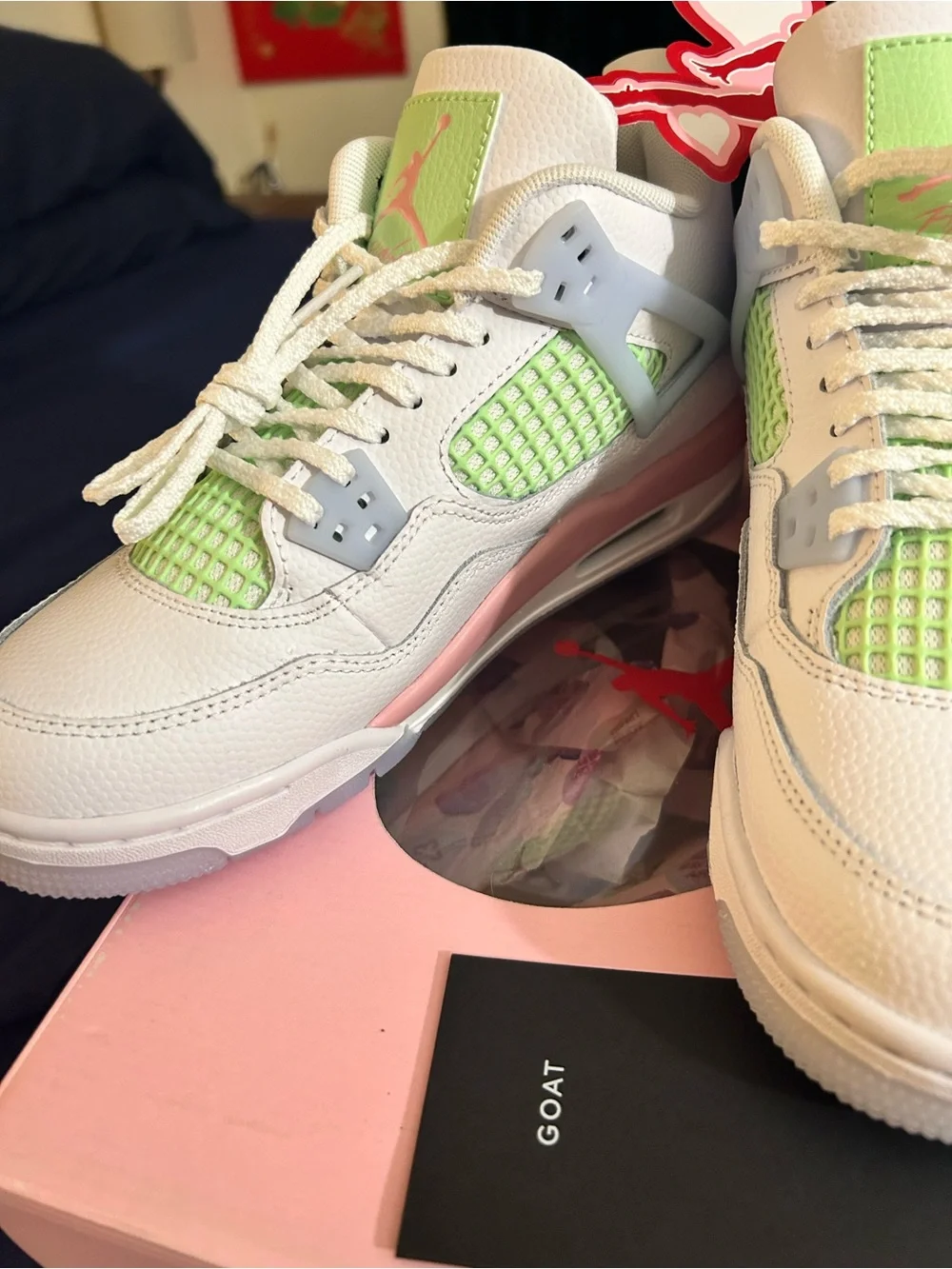 Jordan Kids' Retro Sneakers in White and Light Green